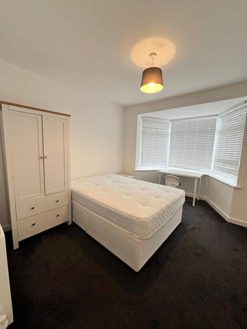5 bedroom semi-detached house to rent - Photo 5