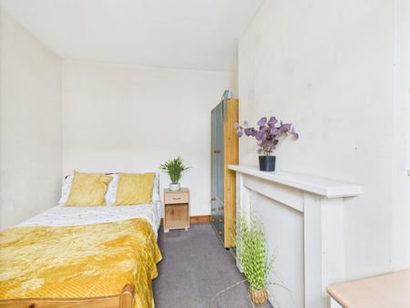 5 bedroom terraced house to rent - Photo 4