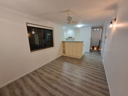 Great Family Sized Home with In-Ground Pool! - Photo 2