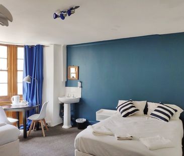 Room in a Shared House, Middle Street, BN1 - Photo 5