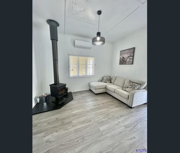 LOVELY CHARACTER HOME - Photo 2