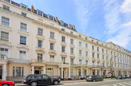 A charming, split-level double studio apartment in Pimlico, London SW1V - Photo 4