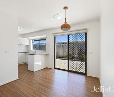 Sunny, Secure & Stylish Living Moments from Carrum Beach - Photo 6