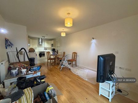1 bedroom flat to rent - Photo 2