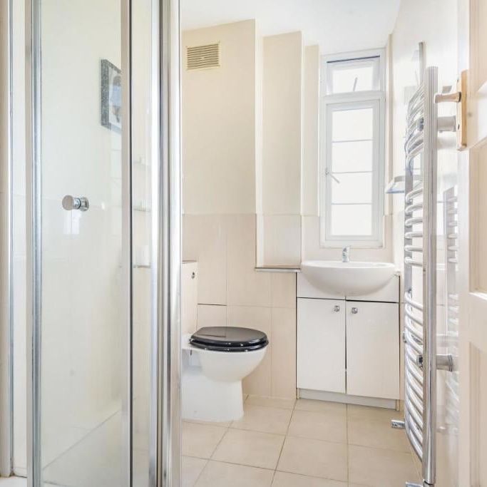 2 Bed Flat, Horn Lane, W3 - Photo 1