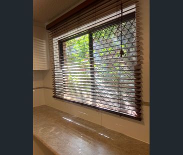 Fantastic location/new interior/secure - Photo 6