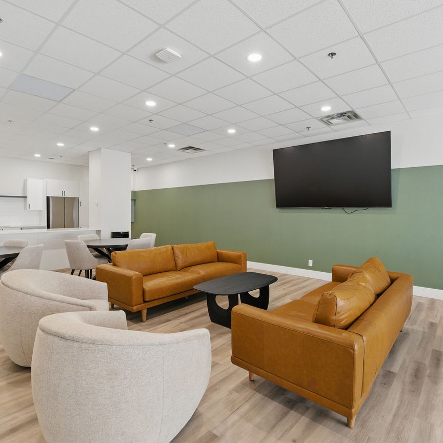 The Churchill Apartments - Photo 1