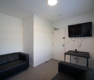 445 Caernarfon Road - Photo 1