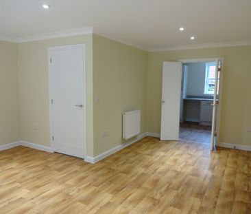 The Crescent, Drayton, NR8 6RF - Photo 1