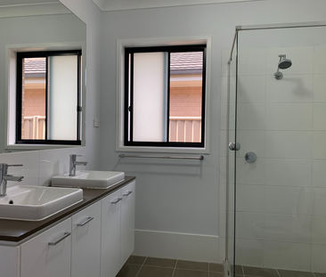 36 Elimatta Avenue, Jordan Springs, NSW - Photo 5