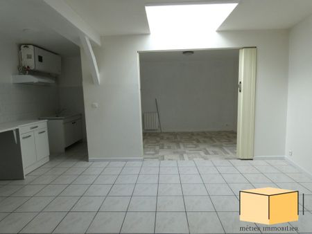 Location Appartement 1 pièce 35m² BELLEY 01300 - Photo 5