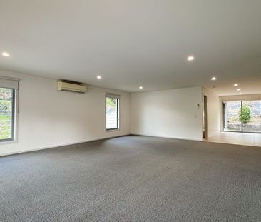 MOUNTAIN VIEWS ON QUIET CUL-DE-SAC STREET - Photo 1