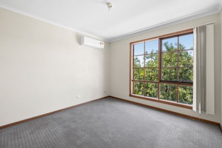 Fantastic 3 Bedroom Townhouse - Photo 5