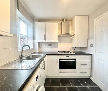 2 bedroom maisonette to rent - Photo 5