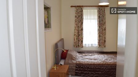 Cosy room in shared apartment in Blanchardstown, Dublin - Photo 4