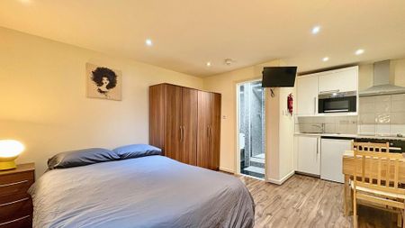 Studio to rent - Photo 3