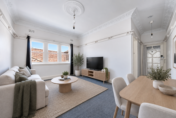 Apartment with 1 bedroom & 1 bathroom - Photo 1