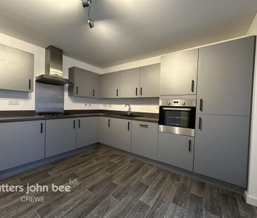 3 bedroom semi-detached house to rent - Photo 4