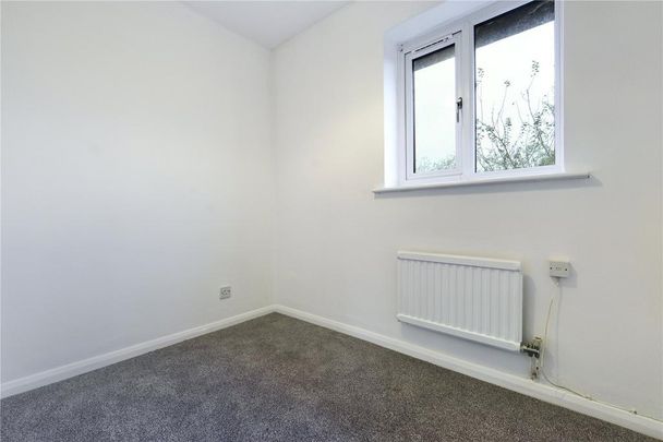 2 bedroom end of terrace house to rent - Photo 1