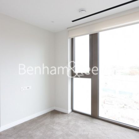 2 Bedroom flat to rent in Saxon House, Kings Road Park, SW6 - Photo 1