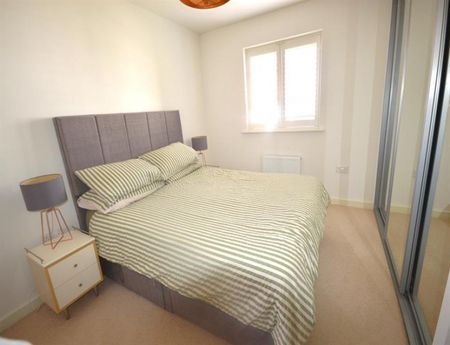 4 Bedroom Detached Available Arranging tenancy - Photo 3