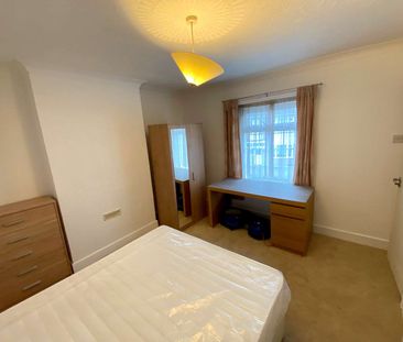 5 Bed House share in Winton - Photo 3