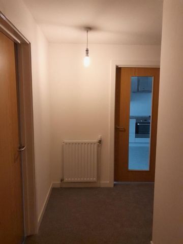 2 bedroom flat to rent - Photo 4