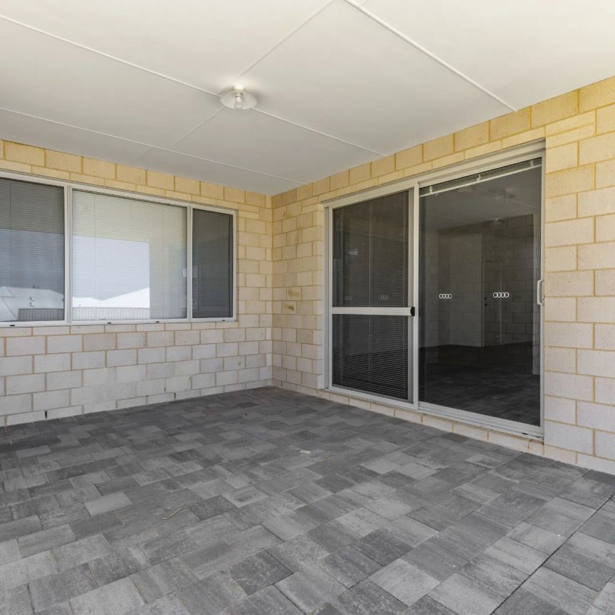 38 Eremophila Street, Sinagra. - Photo 1