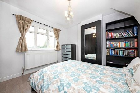 Redfern Avenue, Whitton, TW4 - Photo 3