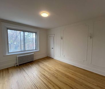 4.5 Apartment Available - A louer • For Rent - Photo 1