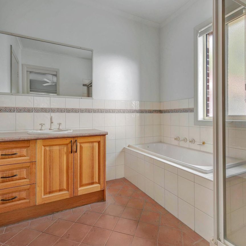 Low Maintenance Living in Essendon - Photo 1