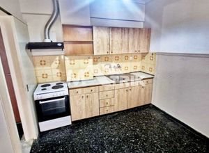 Διαμέρισμα για ενοικίαση - Χαριλάου - Photo 2