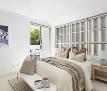 Sophisticated coastal living with sweeping Manly views - Photo 4