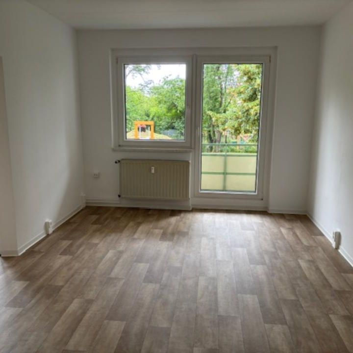 Schicke 2-Raum-Wohnung mit Balkon im Erdgeschoss - Photo 1
