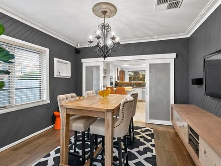 162 Halsey Road, Airport West VIC 3042 - House For Rent | Domain - Photo 3