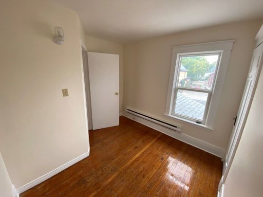 For Lease - 84 Wharncliffe Road Unit# B, London South, Ontario - Photo 1