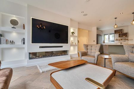 4 bedroom semi-detached house to rent - Photo 2