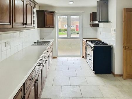 3 bedroom unspecified - Photo 4