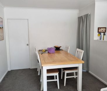 4 bedroom home on 500sqm fully fenced section - Photo 3