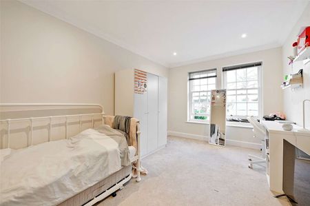 Well presented two bedroom apartment, in state of the art development, set in the vibrant village of Wargrave. - Photo 2