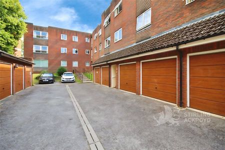 Albury Road, Guildford, Surrey, GU1 2BZ - Photo 2