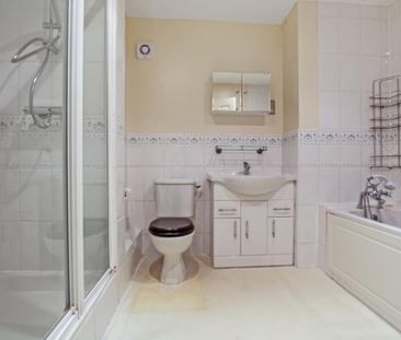 2 bedroom flat to rent - Photo 6
