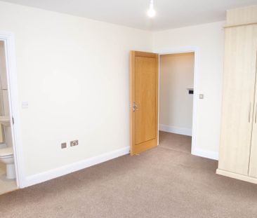 Price £1,950 pcm - Available Now - Unfurnished - Photo 6