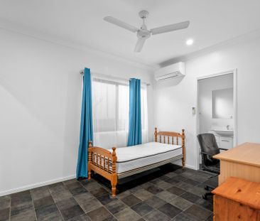 Single Studio Unit with Ensuite & Shared Kitchen/Laundry. Rent includes: Electricity, Water & Wifi. - Photo 4