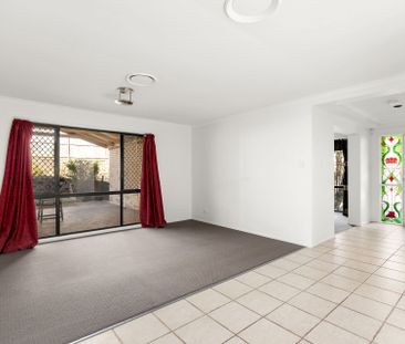 40 Oakley Street, Carindale. - Photo 3