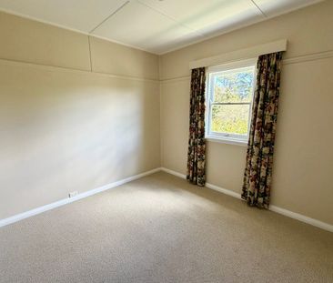 Beautifully Refreshed Character Home in Prime South Katoomba Location! - Photo 4