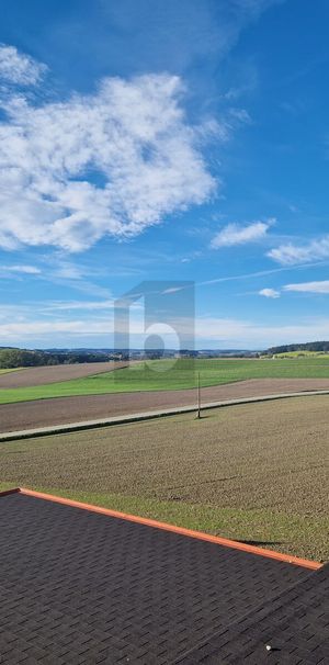 SCHÖNE RAUMAUFTEILUNG MIT TERRASSE UND GARTEN - Photo 1