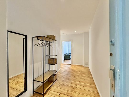 Eleganz trifft Altbaucharme mit Stuck – befristet zu vermieten - Photo 1