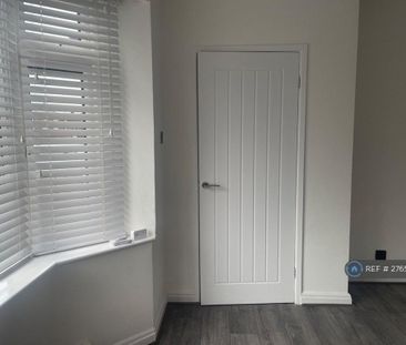 2 bedroom semi-detached house to rent - Photo 3