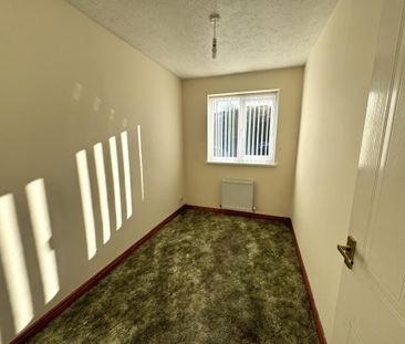 3 bedroom end of terrace house to rent - Photo 4